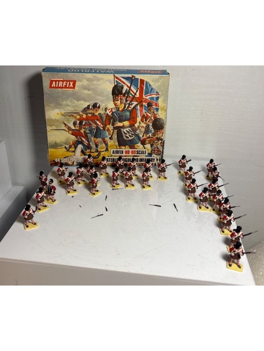 Airfix HO-OO Scale Waterloo Highland Infantry 30 Piece Painted Set READ